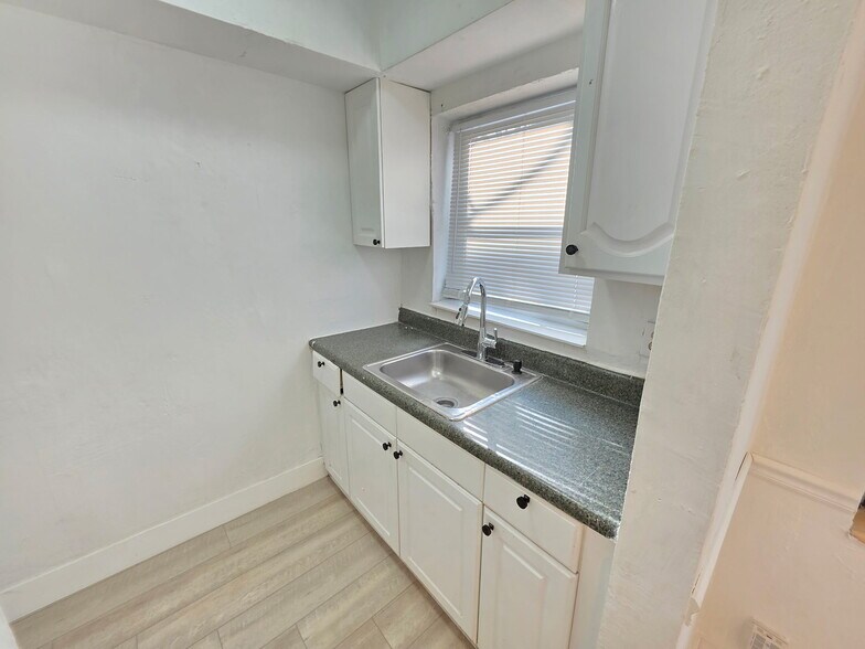 More Photos Of 560 NE 15th Ave, Fort Lauderdale Apartments For Sale