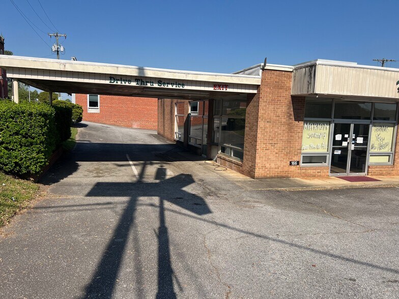 More Photos Of 166 N Logan St, Marion General Retail For Sale