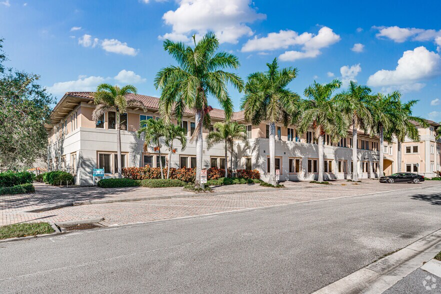 More Photos Of 1000 SE Monterey Commons Blvd, Stuart Unknown For Lease