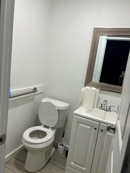 More Photos Of 5107 N Highway 288B, Clute Sports And Entertainment For Sale
