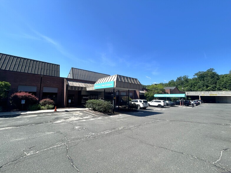 Primary Photo Of 87 Grandview Ave, Waterbury Healthcare For Lease