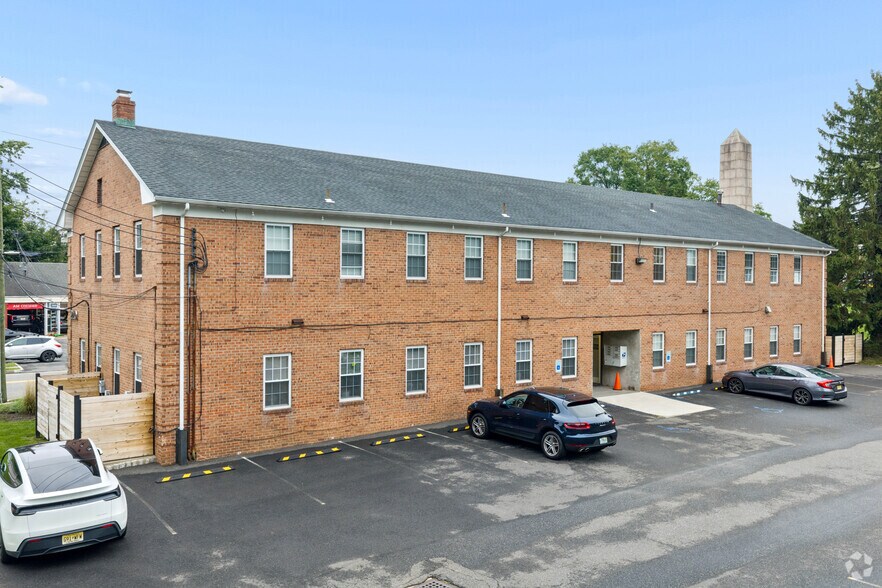 More Photos Of 210 Knickerbocker Rd, Cresskill Medical For Lease