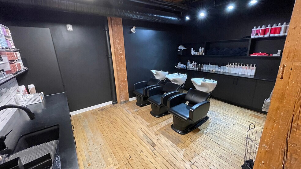 More Photos Of 139 Market Ave, Winnipeg Apartments For Lease