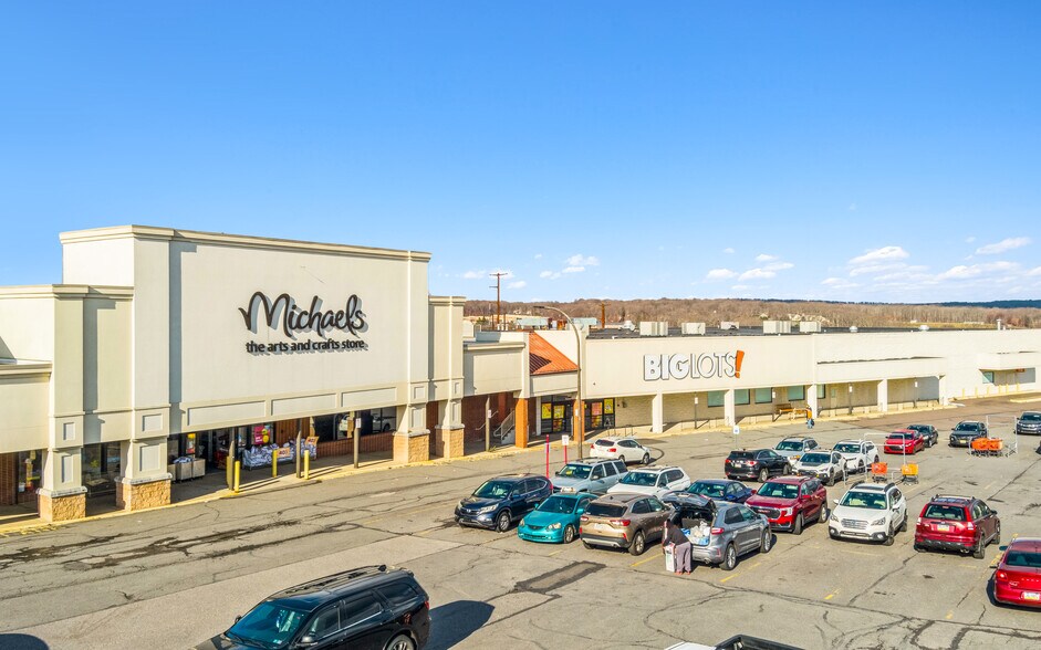 More Photos Of 210-290 Susquehanna Blvd, West Hazleton General Retail For Sale