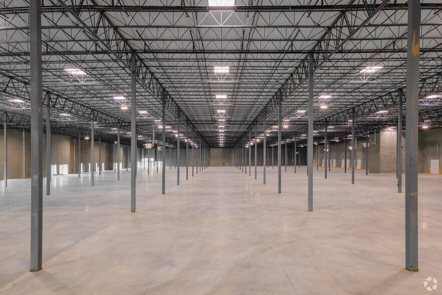 More Photos Of 7413 Cushing Rd, Manassas Warehouse For Lease