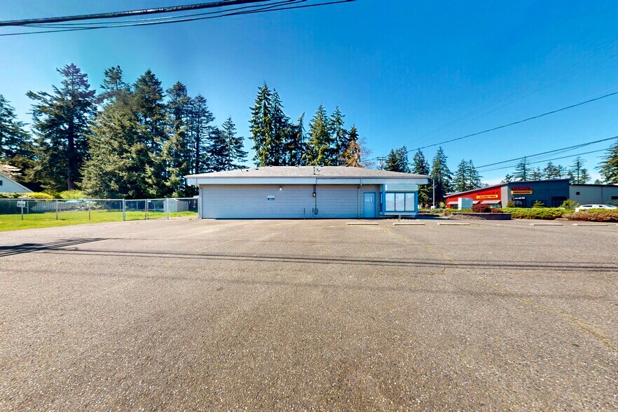 More Photos Of 7447 Martin Way E, Lacey Veterinarian Kennel For Sale