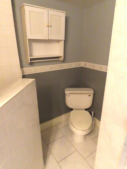 More Photos Of 1923 S Beckham Ave, Tyler Office Residential For Lease