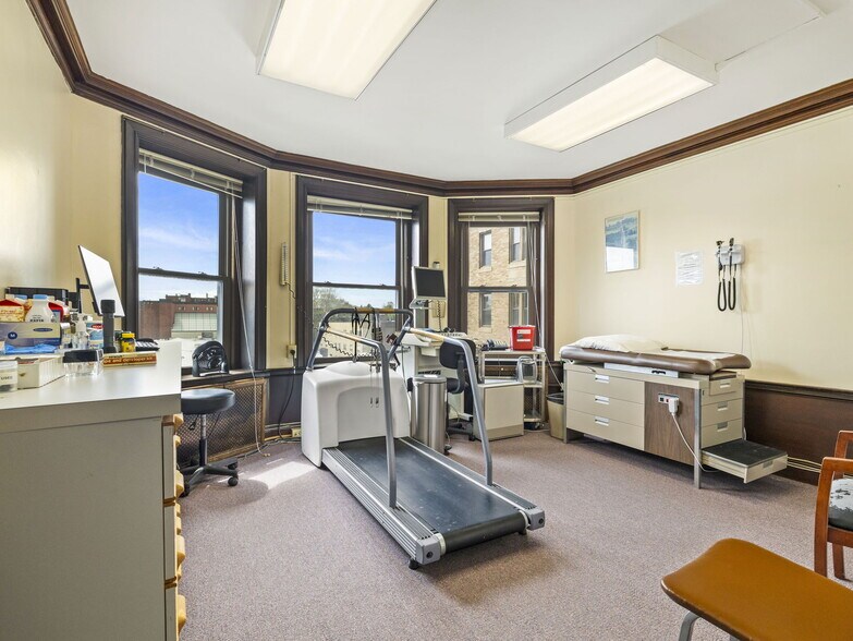 More Photos Of 1180 Beacon St, Brookline Hospital For Sale