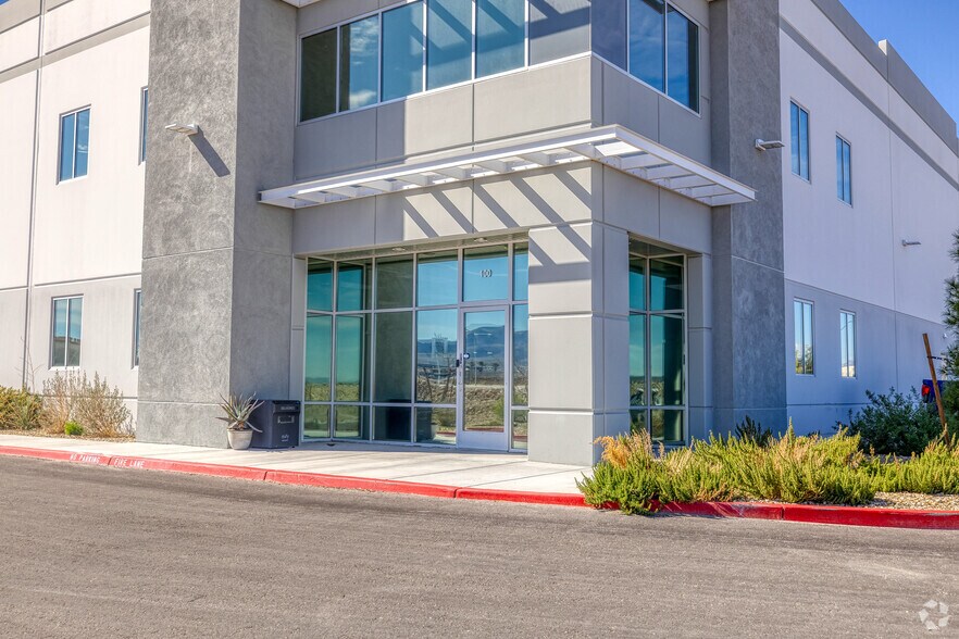 More Photos Of 915 E Dale Ave, Henderson Warehouse For Sale