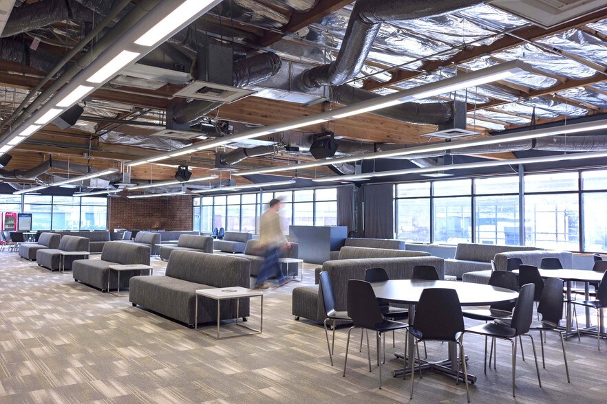 More Photos Of 4634-4636 E Marginal Way S, Seattle Unknown For Lease