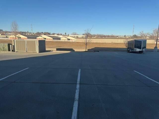 More Photos Of 3819 S 148th St, Omaha Service For Lease