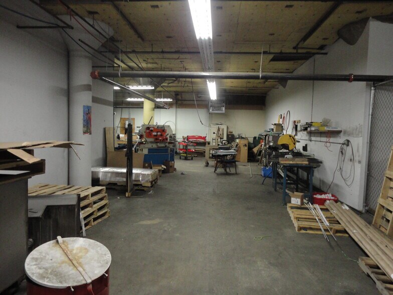 More Photos Of 4 Van Auker St, Rochester Flex For Sale