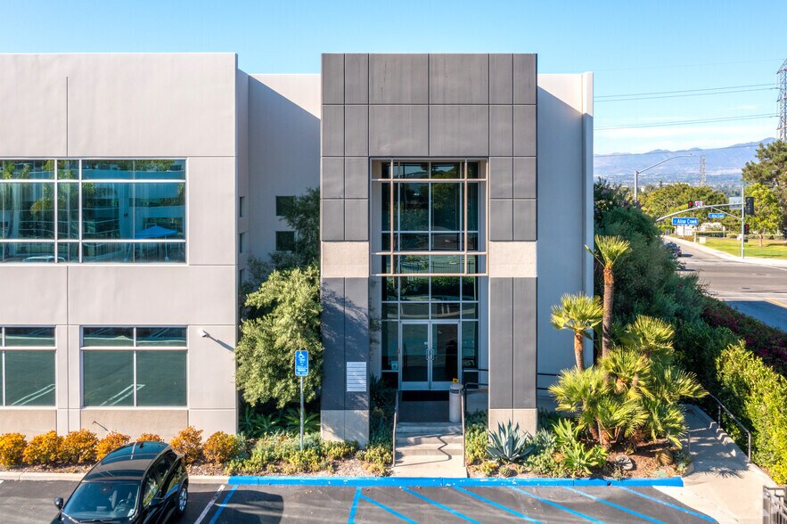 More Photos Of 1 Columbia, Aliso Viejo Office For Lease