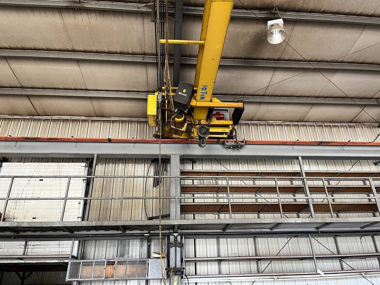 More Photos Of 2601 Iverson Rd, Stoughton Warehouse For Lease