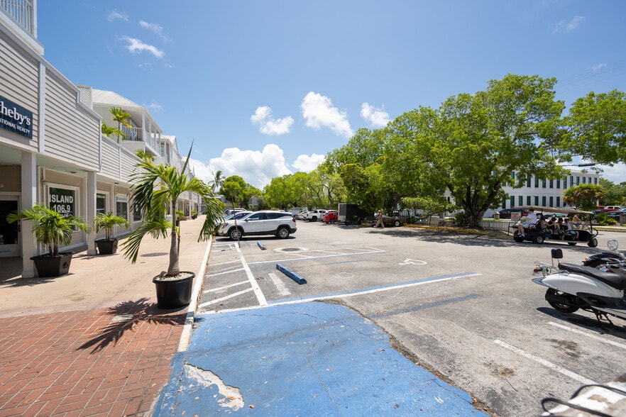 More Photos Of 1075 Duval St, Key West Apartments For Lease