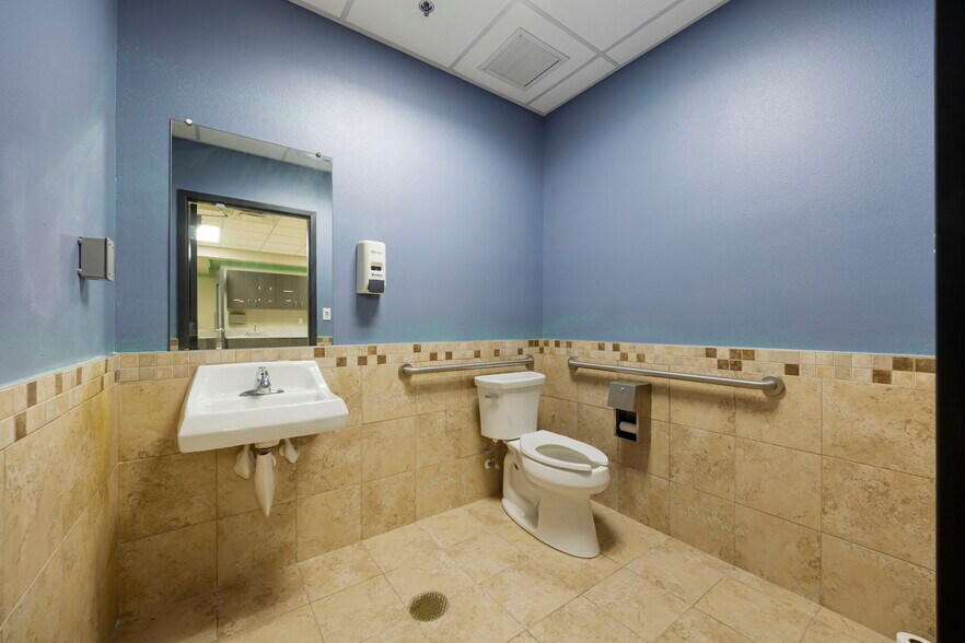 More Photos Of 23607 US HWY 27, Lake Wales Medical For Lease