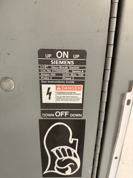 More Photos Of 560 4th St, San Francisco Showroom For Lease