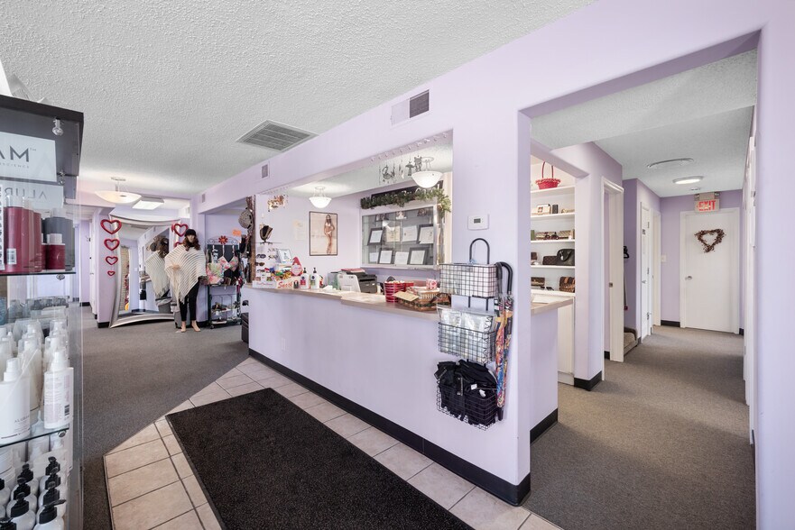 More Photos Of 4680 Dixie Hwy, Waterford Freestanding For Sale