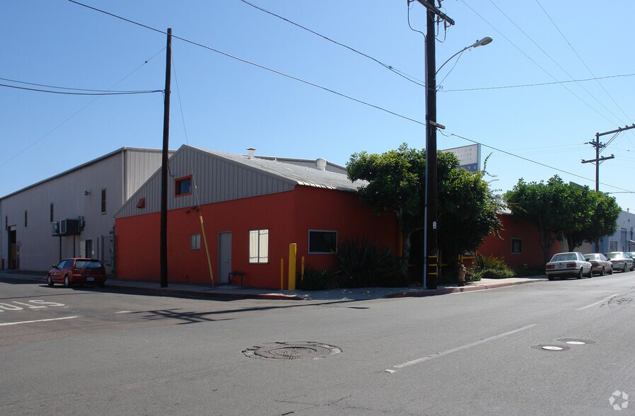 More Photos Of 3280 Kurtz St, San Diego Warehouse For Lease