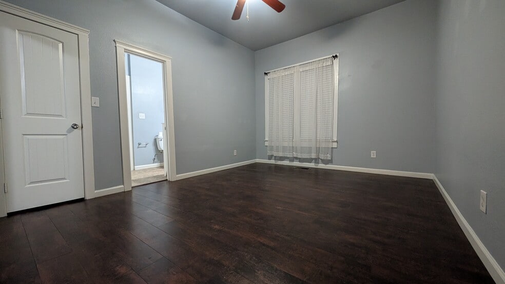 More Photos Of 203 Heard St, McKinney Apartments For Sale