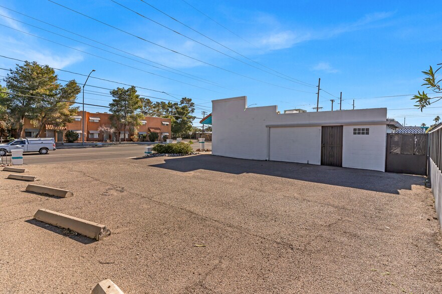 More Photos Of 2901 N Alvernon Way, Tucson Office For Sale