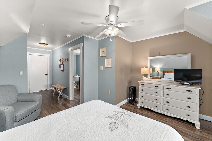 More Photos Of 106 Meyers Ave, Meyersdale Hospitality For Sale