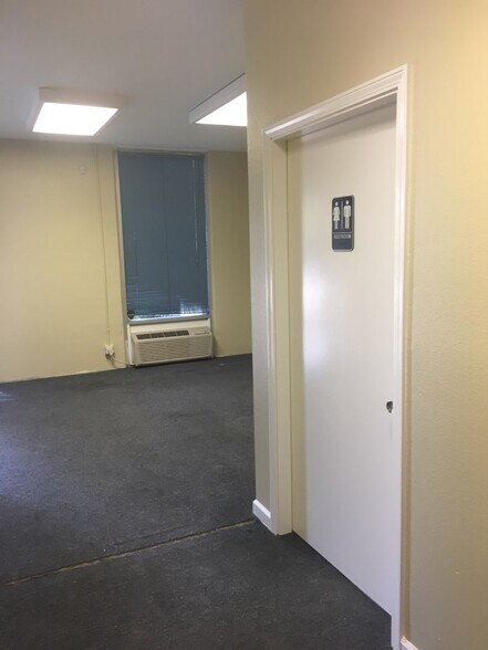 More Photos Of 110 Railroad Ave, Suisun City Flex For Lease