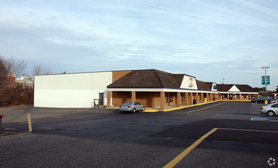 More Photos Of 960-980 Bragg Rd, Fredericksburg Storefront For Lease