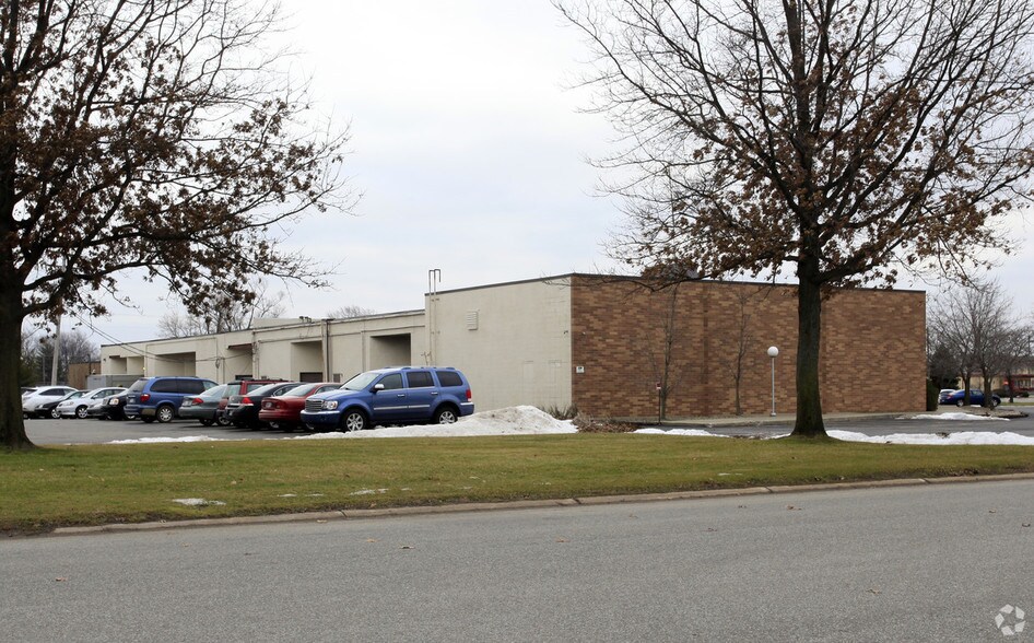 More Photos Of 1632 Commerce Dr, South Bend Research And Development For Lease