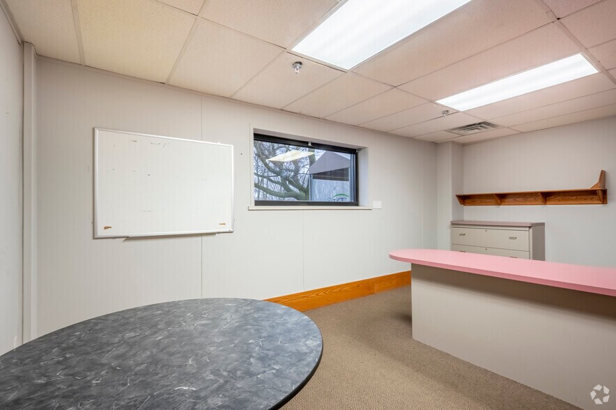 More Photos Of 1741 Adel St, Janesville Warehouse For Lease