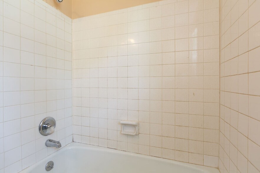 More Photos Of 1043-1053 Rulnick St, Fayetteville Apartments For Sale