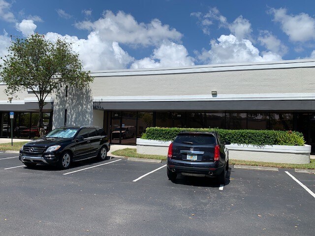 More Photos Of 3320-3350 NW 53rd St, Fort Lauderdale Light Manufacturing For Sale