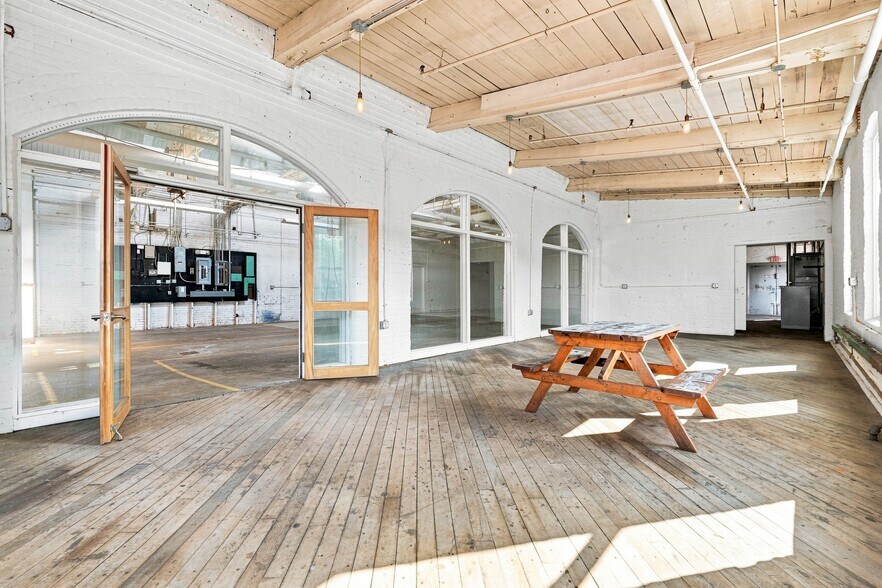 More Photos Of 420 Dwight St, Holyoke Manufacturing For Lease