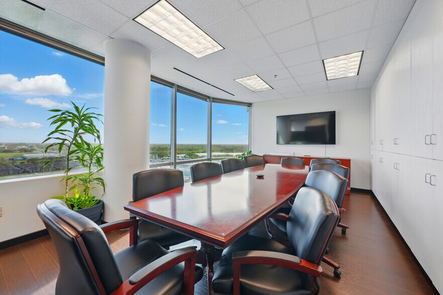 More Photos Of 9999 Bellaire Blvd, Houston Medical For Sale