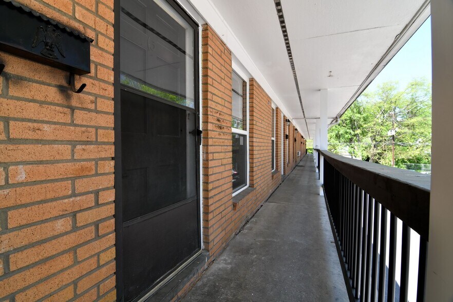 More Photos Of 4728 Southern Pky, Louisville Apartments For Sale