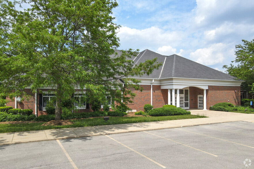 Primary Photo Of 406 Surrey Woods Dr, St Charles Office Residential For Lease