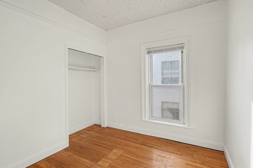 More Photos Of 1031 N Washington Ave, Lansing Office For Sale