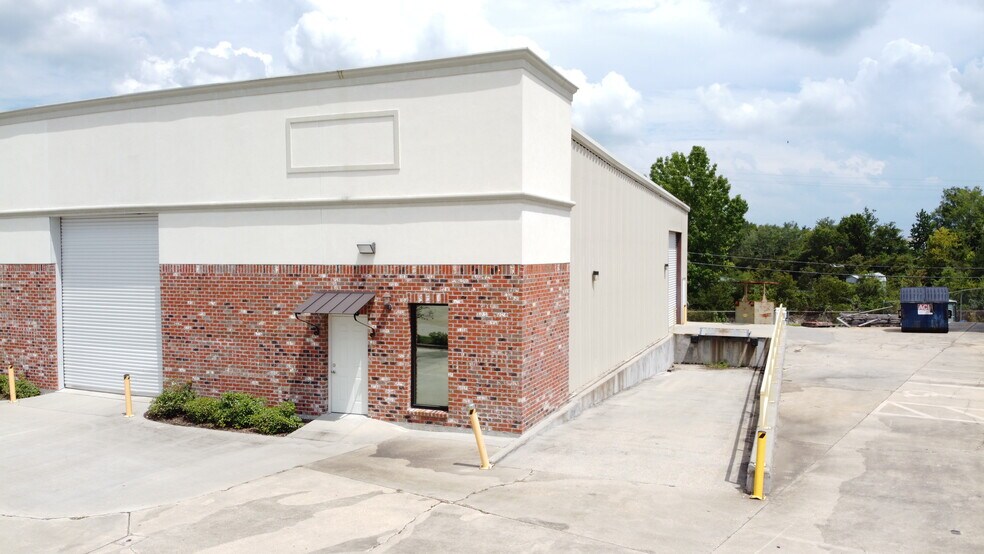 More Photos Of 6265 Benefit Dr, Baton Rouge Light Distribution For Lease