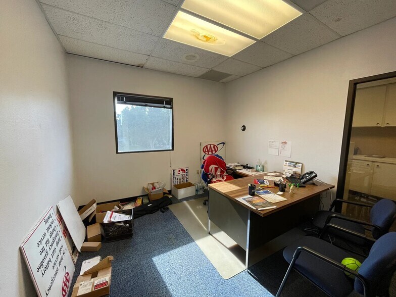 More Photos Of 2100 S Tamiami Trl, Venice Office For Lease
