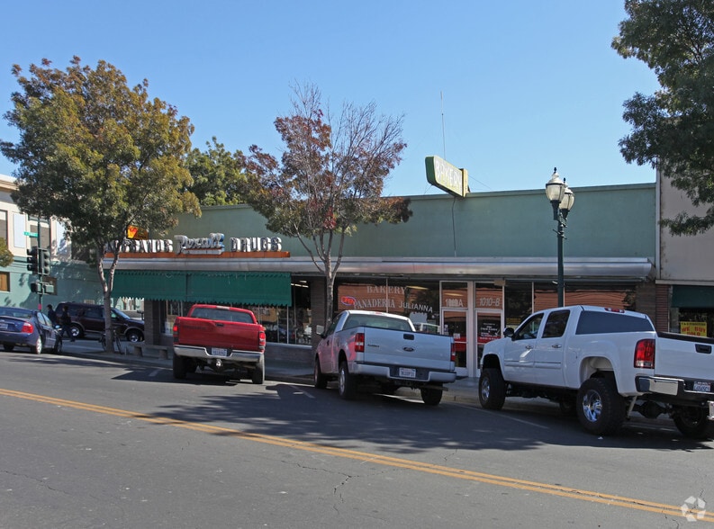 More Photos Of 601 J St, Los Banos Restaurant For Lease