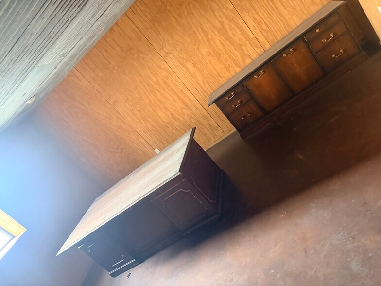 More Photos Of 411 Lee Rd, Mineral Wells Warehouse For Sale