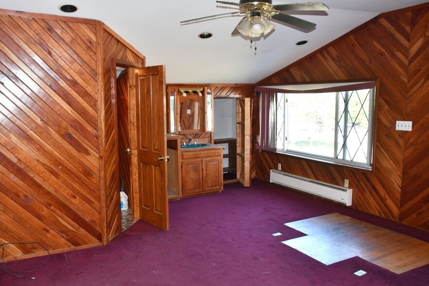 More Photos Of 138 Chestnut St, Marienville General Retail For Sale