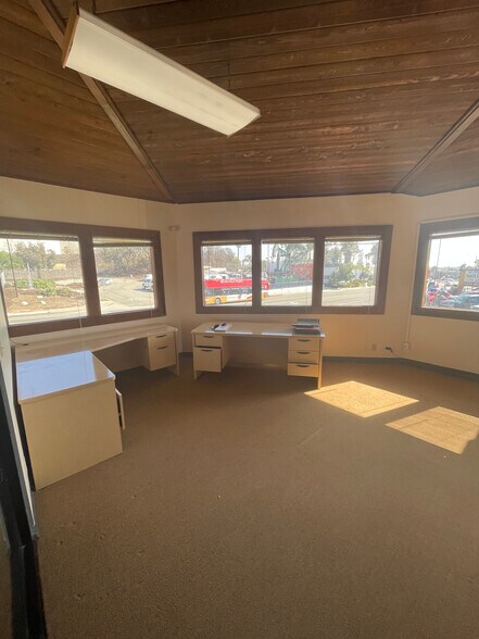 More Photos Of 1901-1907 Redondo Ave, Signal Hill Flex For Lease