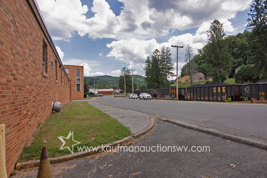 More Photos Of 100 Bluestone Rd, Mount Hope Research And Development For Sale