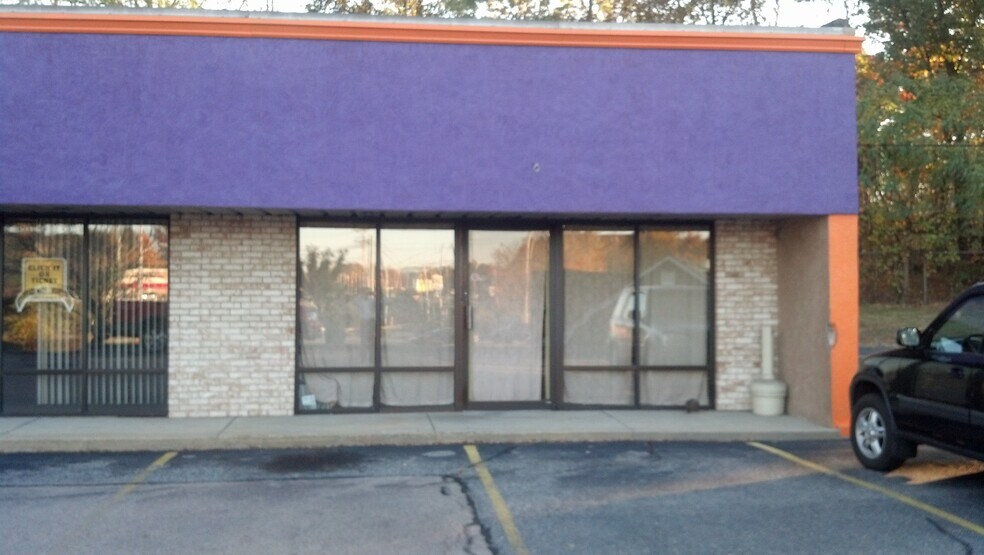 More Photos Of 380 E Main St, Milford Freestanding For Sale