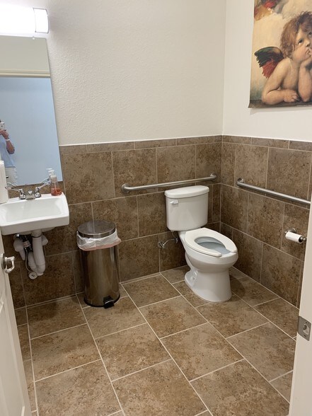 More Photos Of 1101 Satellite Vw, Round Rock Medical For Lease