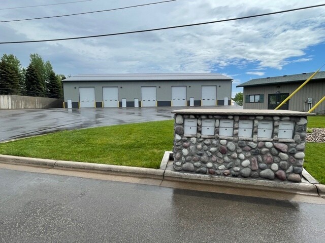 More Photos Of 405-415 Guernsey Ln, Red Wing Warehouse For Sale