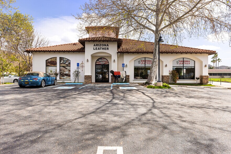 More Photos Of 28811 Canwood St, Agoura Hills Storefront Retail Office For Lease