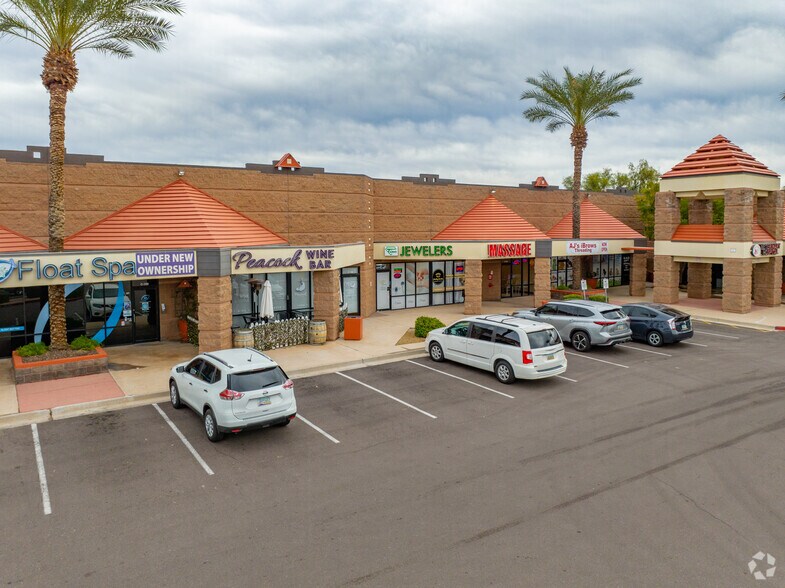 More Photos Of 1515-1525 N Gilbert Rd, Gilbert General Retail For Lease