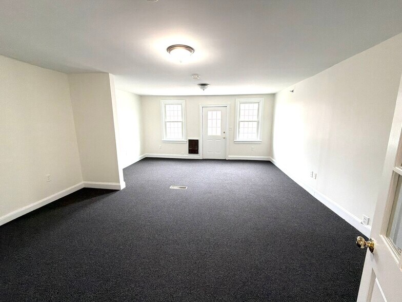 More Photos Of 129 Main St, Old Saybrook Apartments For Lease